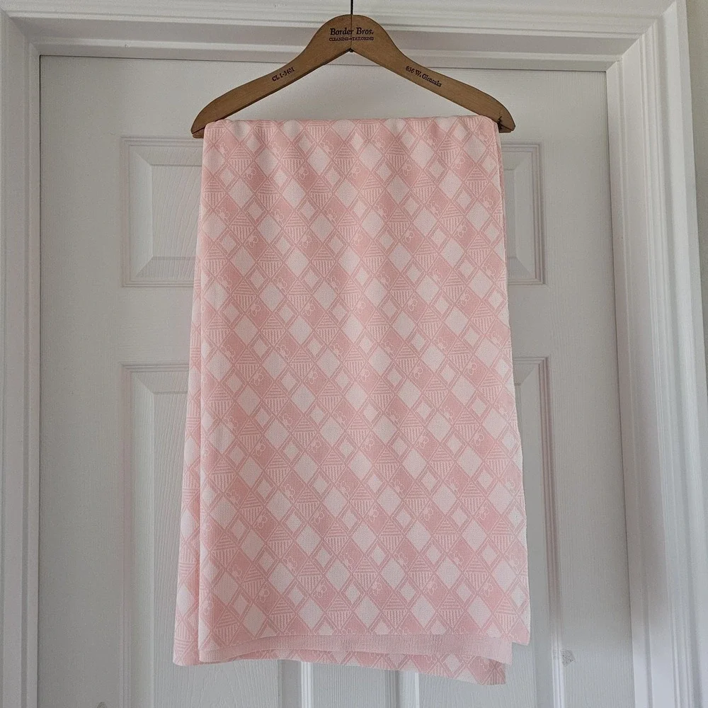 1970s Vintage Light Salmon Pink Cream Flower Power Diagonal Geometric Fabric #53